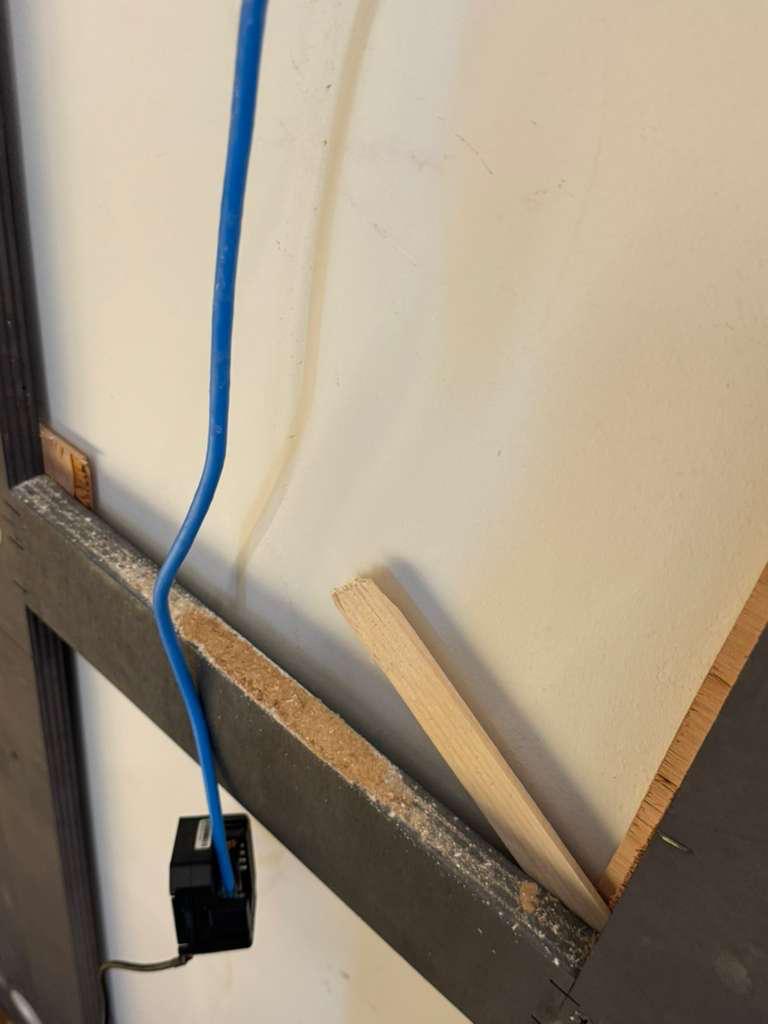 Edge banding failure